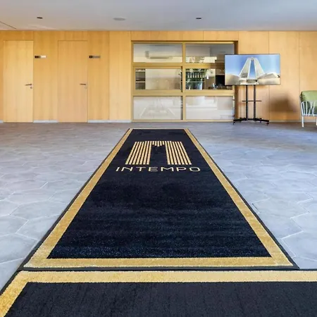 Floor 32! Intempo Luxury Apartman