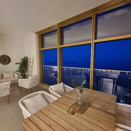 Floor 32! Intempo Luxury