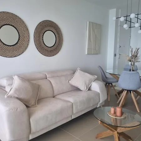 Floor 32! Intempo Luxury Apartman