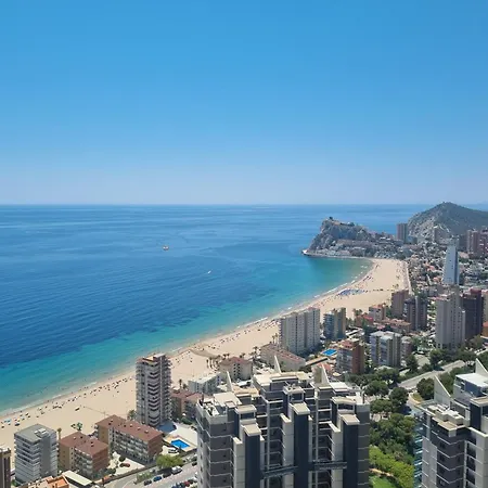 Floor 32! Intempo Luxury Apartman