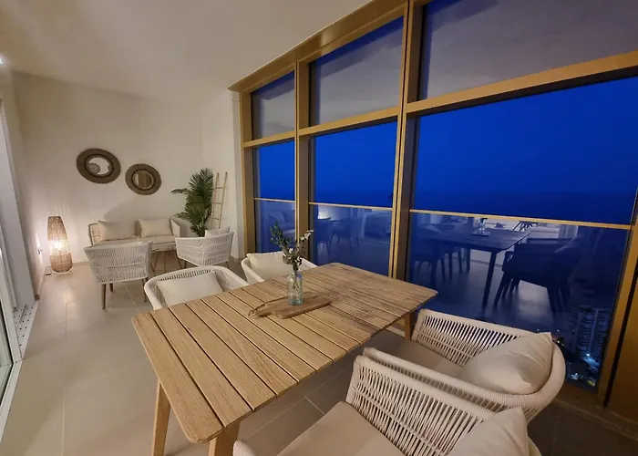 Floor 32! Intempo Luxury *