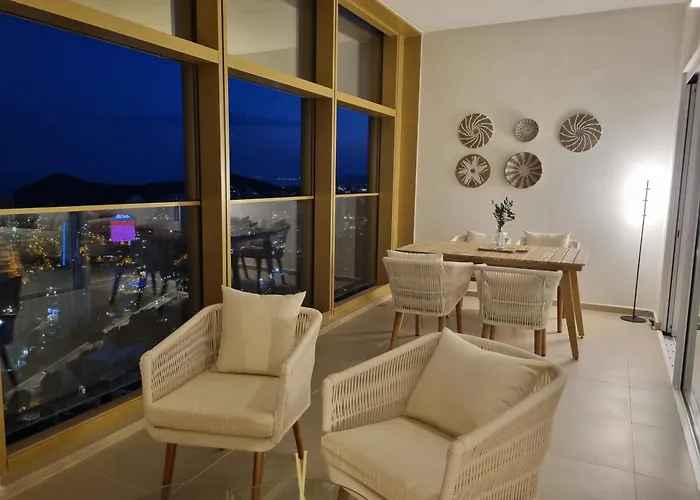 Floor 32! Intempo Luxury