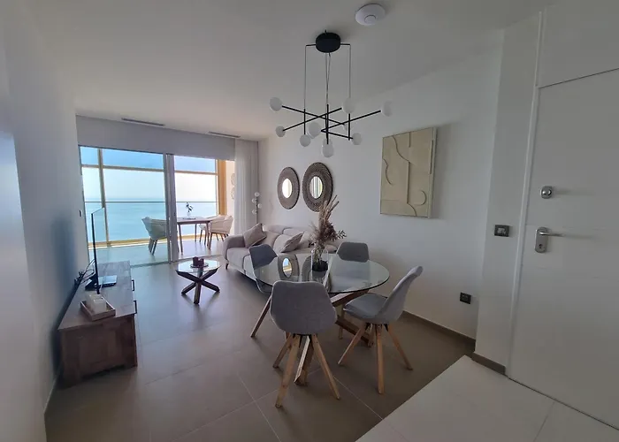 Floor 32! Intempo Luxury Apartman