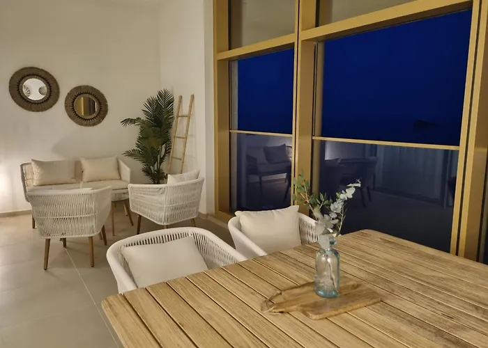 Floor 32! Intempo Luxury Apartman *